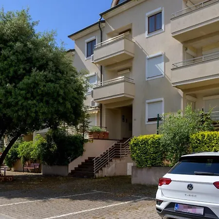 With Parking Space Premantura, Medulin - 27726 Appartement Premantura